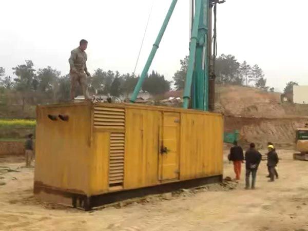 赛罕如何判断水冷式机油散热器密封件是否需要更换?